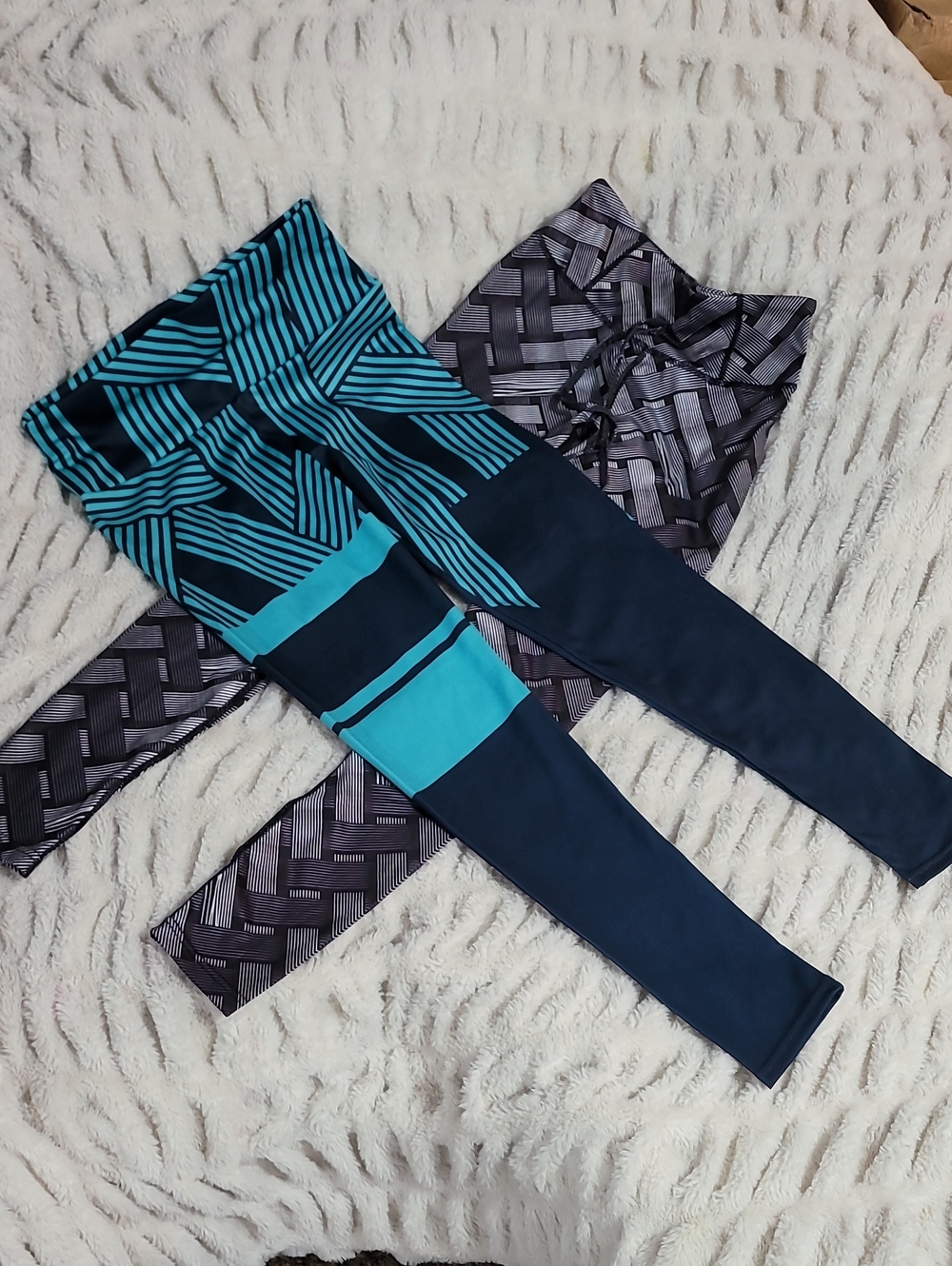 Brand New Blue & Teal And Black And White Geometric Active Leggings